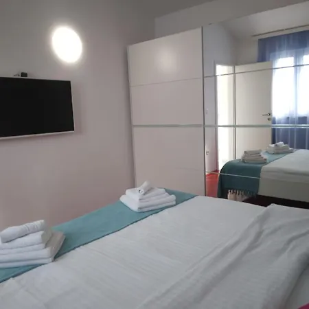 Romanticna Lucija Sa Grijanim Bazenom Vila Vrsi
